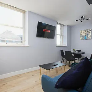 Duplex Yorkshire Penthouse - Parking Batley